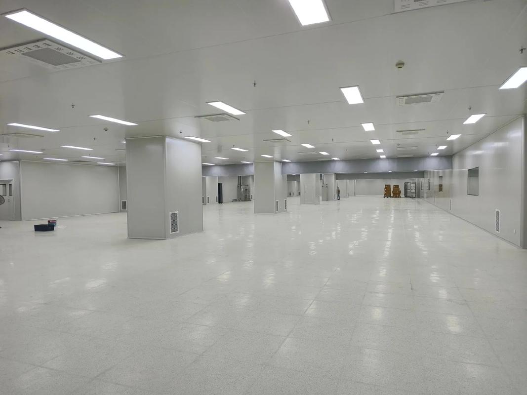 微电子净化车间施工难点：环氧自流平地面与不锈钢墙面的无缝拼接工艺